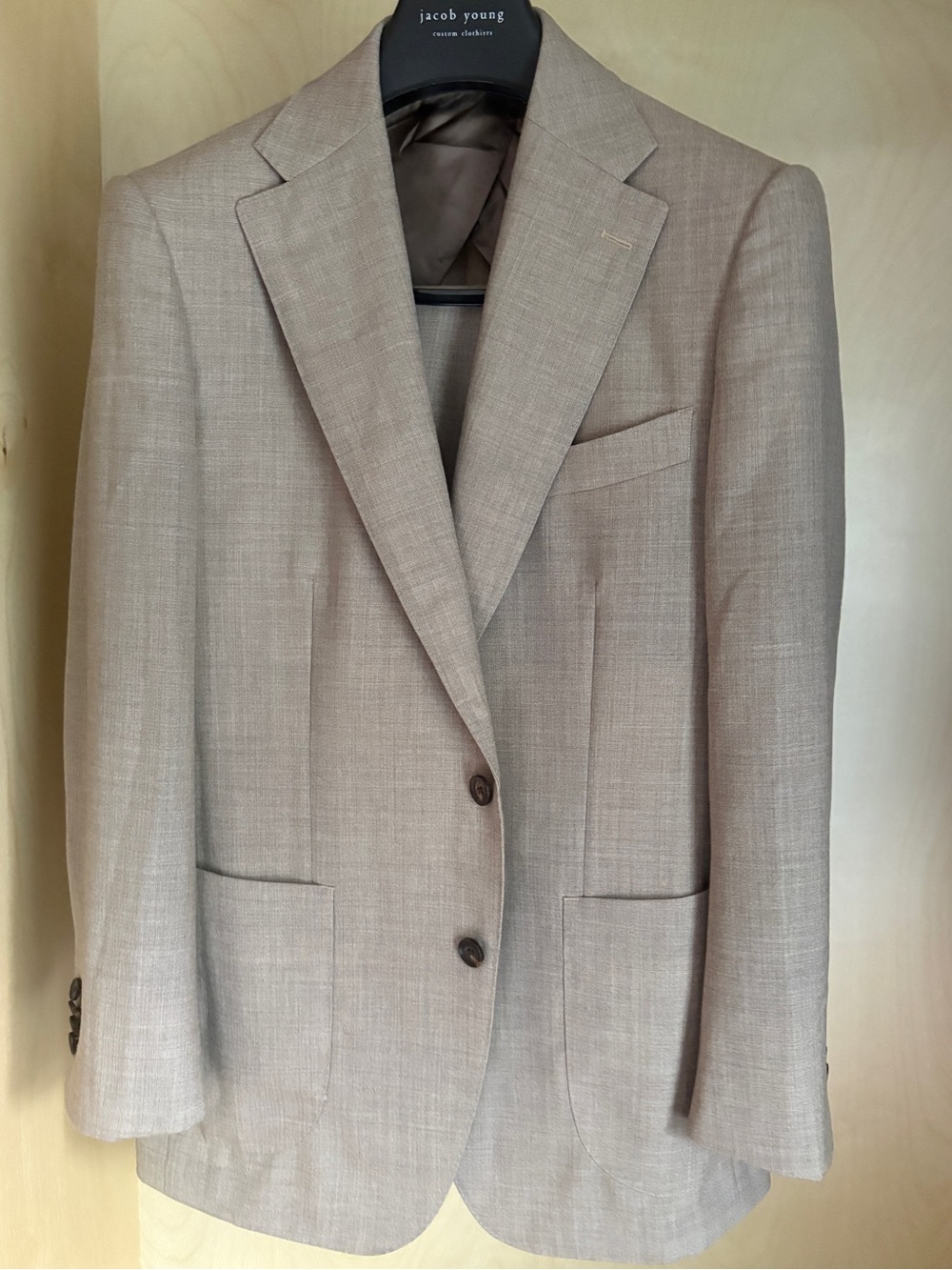 Beige/grey suit in Alfred Brown high twist wool